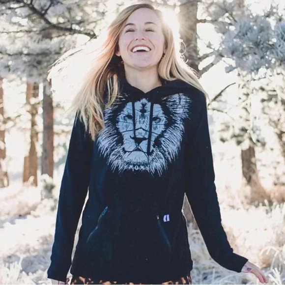 Armada Women's Parker Pullover Tech Hoodie - Picture 1 of 6